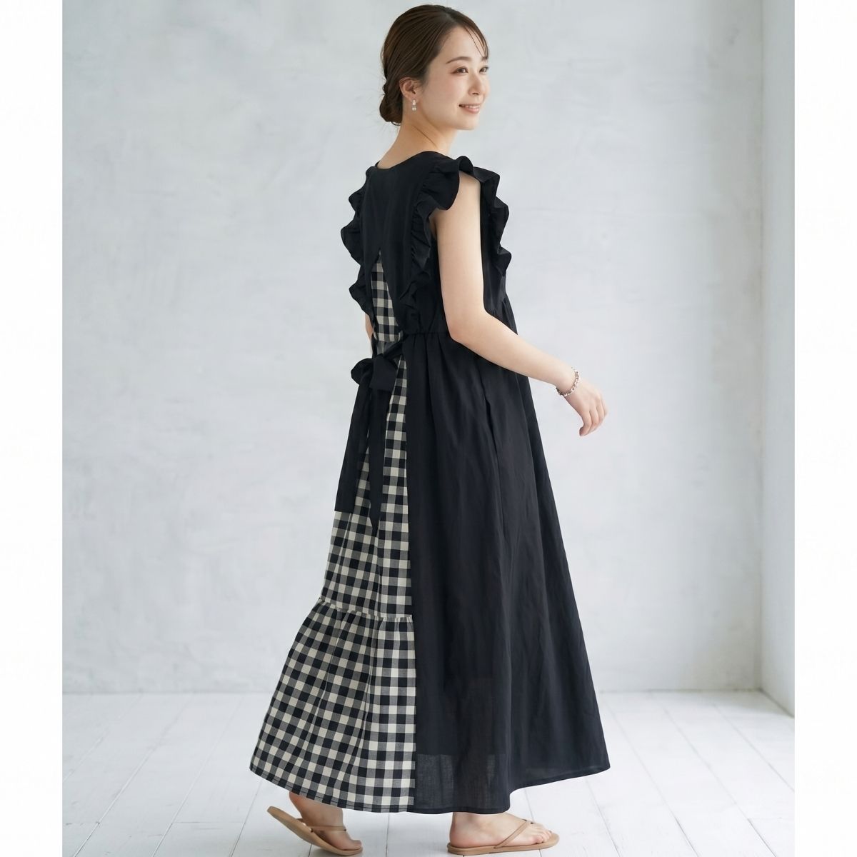 Belle Cie ギンガムバックシャンワンピース 22393 後ろ姿 大人フェミニン Aライン